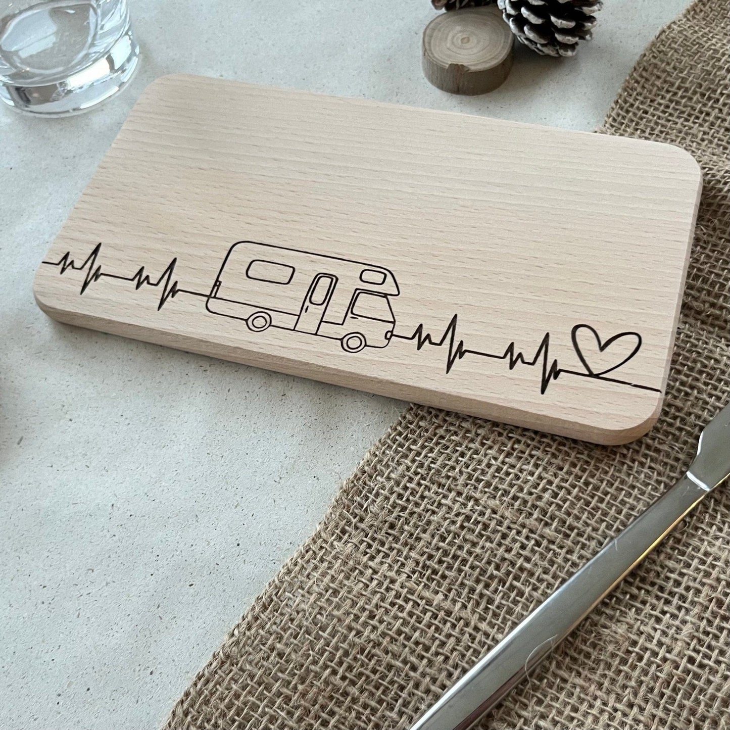 DwieDeko Frühstücksbrettchen "Wohnmobil mit Pulsschlag" – Lustiges Geschenk für Camper & Camping Zubehör