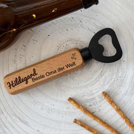 DwieDeko Geschenk für Oma - Flaschenöffner personalisiert mit Namen