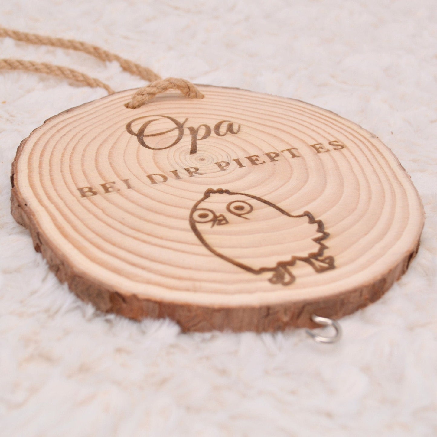DwieDeko Lustiges Geschenk für Opa – „Bei dir piept’s“ Meisenknödelhalter mit Humor