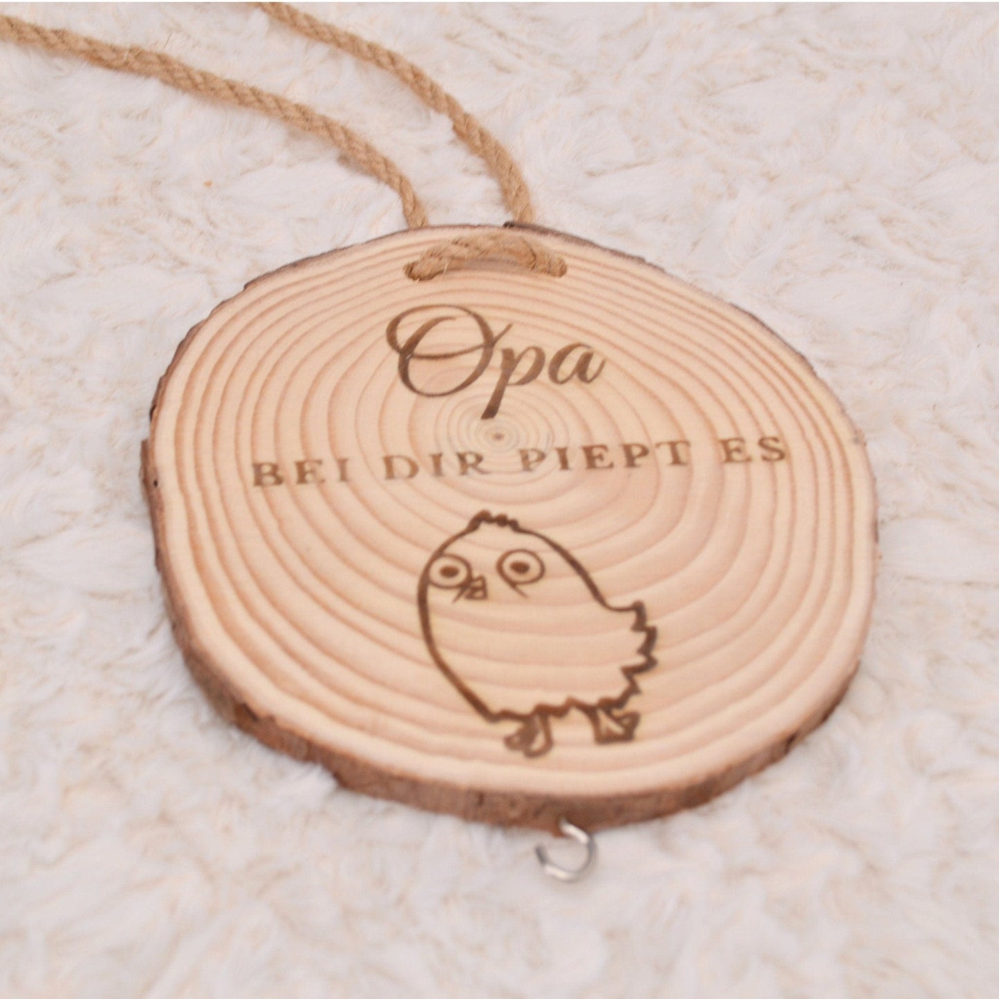DwieDeko Lustiges Geschenk für Opa – „Bei dir piept’s“ Meisenknödelhalter mit Humor