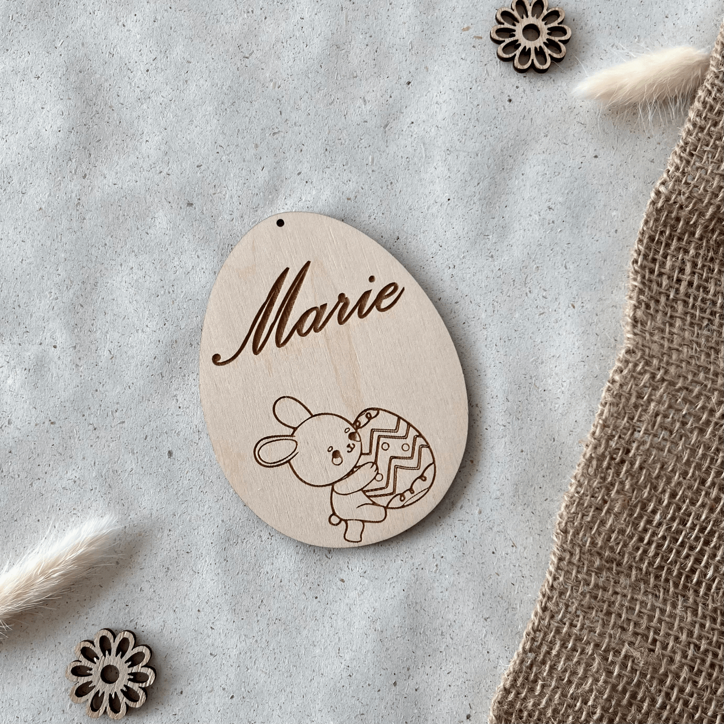 DwieDeko Osterdekoration aus Holz personalisiert - Maus mit Osterei