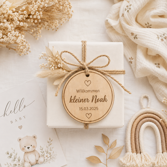 Geschenkanhänger personalisiert aus Holz - zur Geburt & Taufe