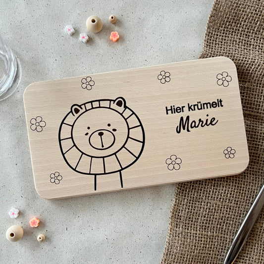 Kinder Frühstücksbrettchen personalisiert Holz mit Namen - Löwe & Blumen - personalisiertes Geschenk Geburt - Babygeschenk