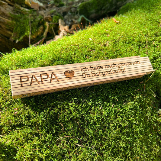Zollstock personalisiert mit Gravur - Papa Ich habe nachgemessen, Du bist großartig! - DwieDeko