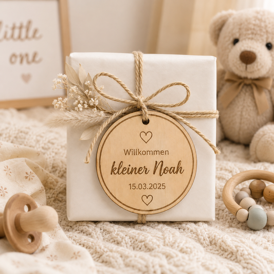 Geschenkanhänger personalisiert aus Holz - zur Geburt & Taufe