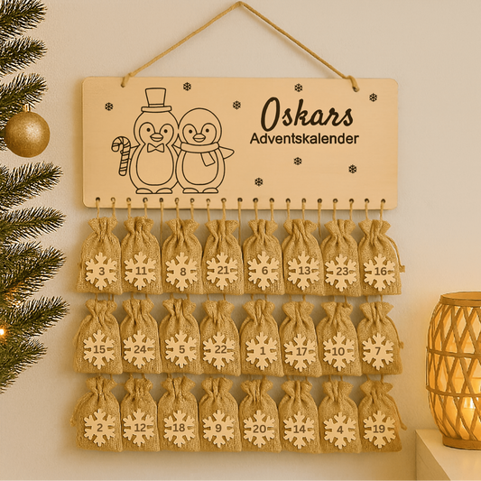 Personalisierter Adventskalender Holz für Kinder - Gravur Pinguine Paar - DwieDeko - inkl. Jutebeutel und Zahlen