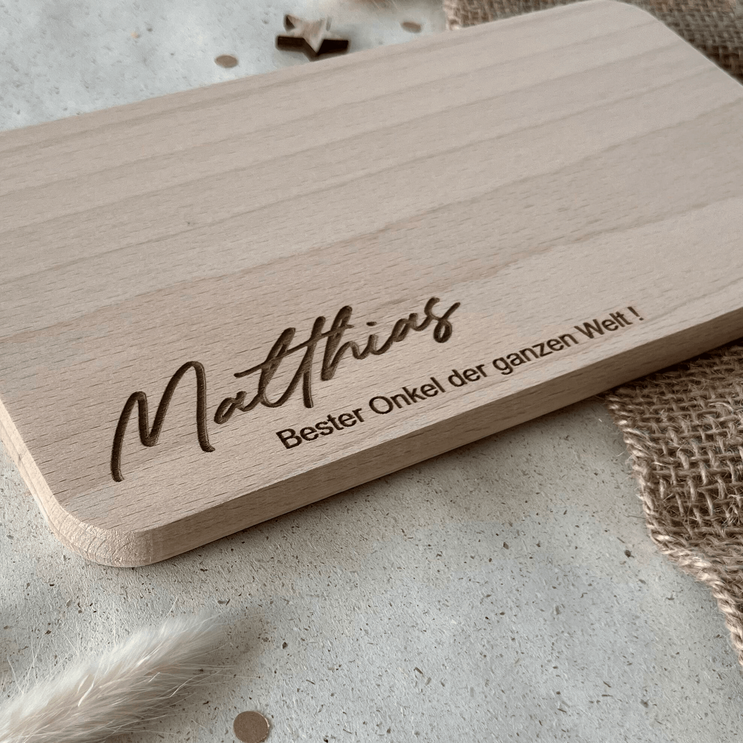 DwieDeko Frühstücksbrett mit Namen – Geschenk für Onkel oder Patenonkel personalisiert – Bester Onkel der Welt