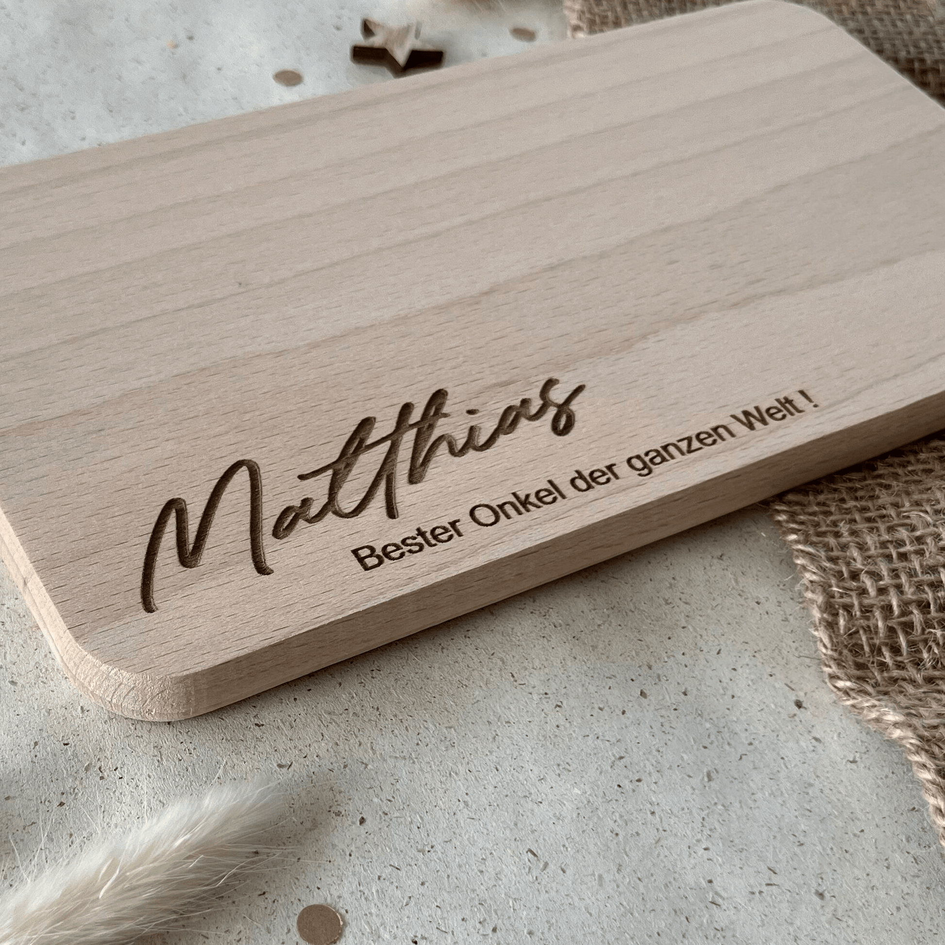 DwieDeko Frühstücksbrett mit Namen – Geschenk für Onkel oder Patenonkel personalisiert – Bester Onkel der Welt