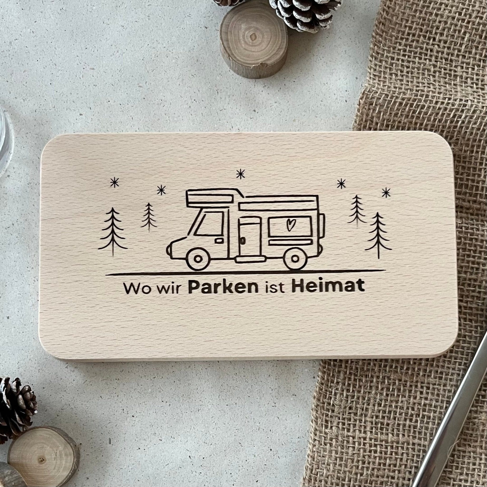Frühstücksbrettchen Holz Mit Gravur – 'Zuhause Ist Wo Wir Parken', 22x12 Cm, Camping-Geschenk