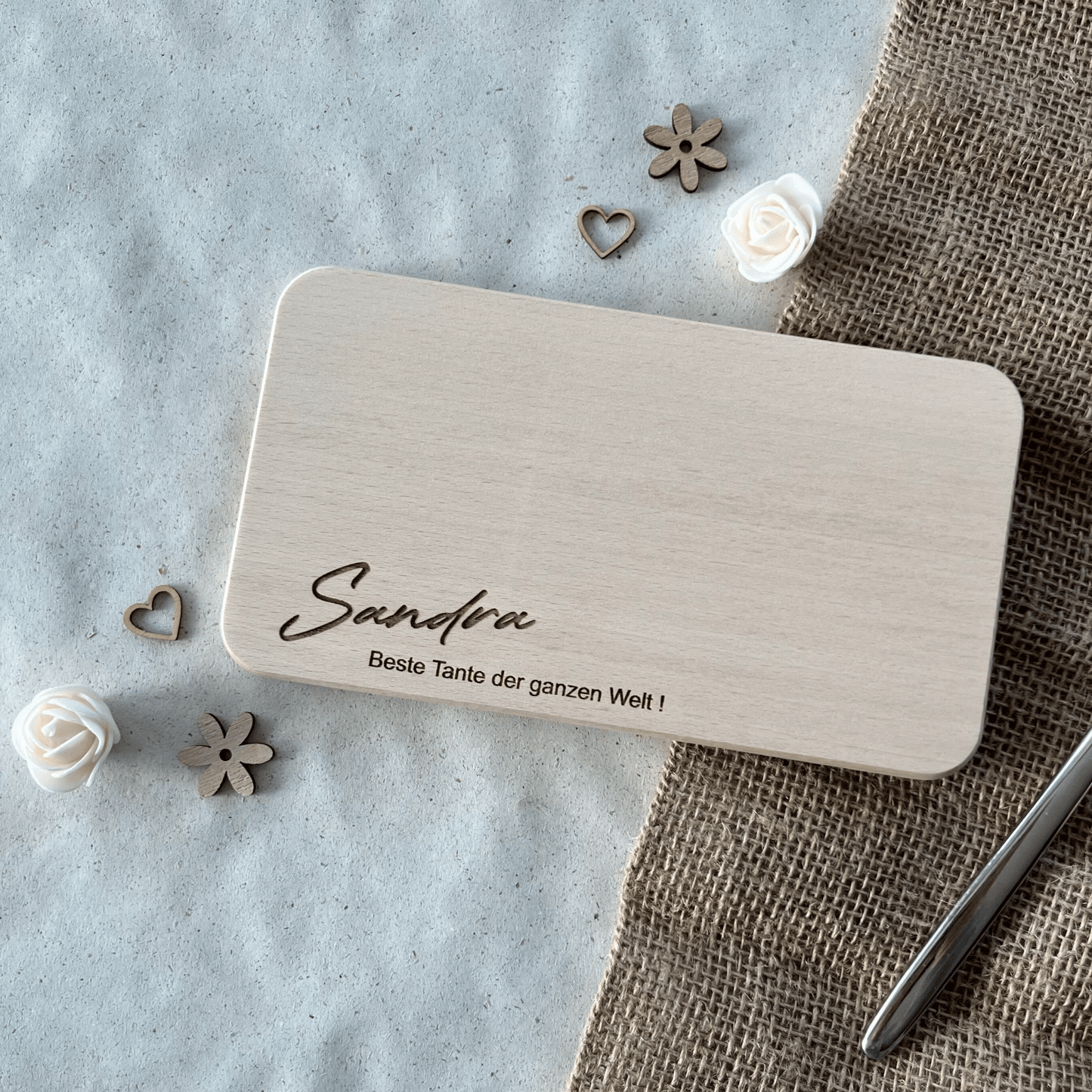 DwieDeko Geschenk für Tante – Frühstücksbrett mit Gravur und Namen – Beste Tante der Welt