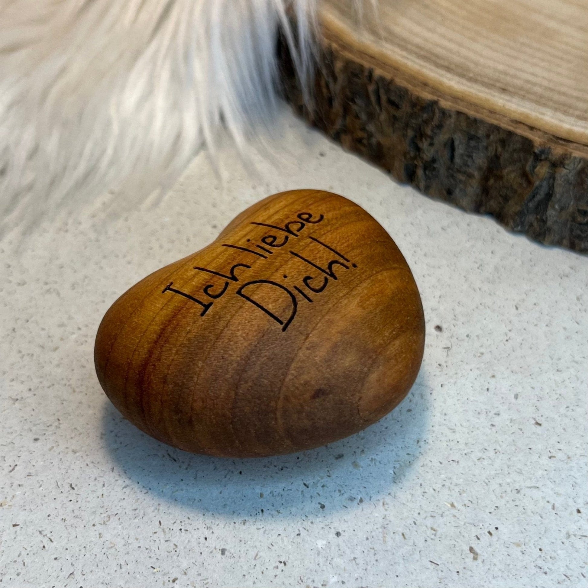 DwieDeko Handschmeichler Herz Holz 'Ich liebe dich' –  Mutmacher Geschenk für Männer & Frauen