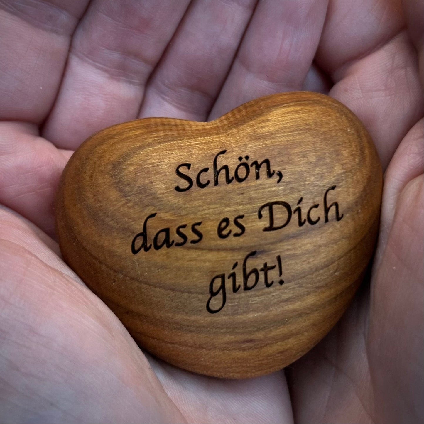 DwieDeko Holz Herz-Handschmeichler 'Schön, dass es dich gibt' – persönliches Geschenk