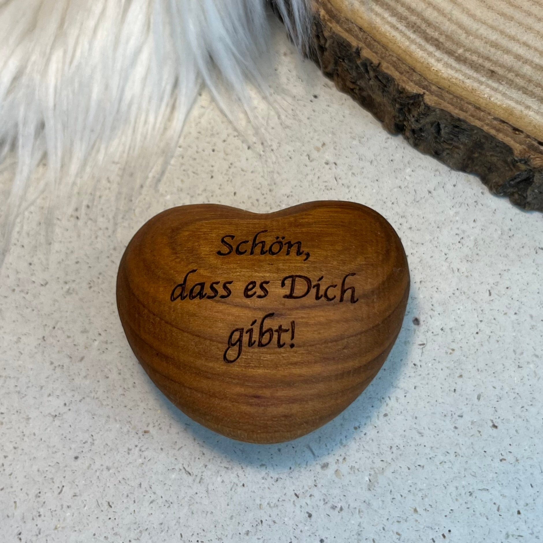 DwieDeko Holz Herz-Handschmeichler 'Schön, dass es dich gibt' – persönliches Geschenk