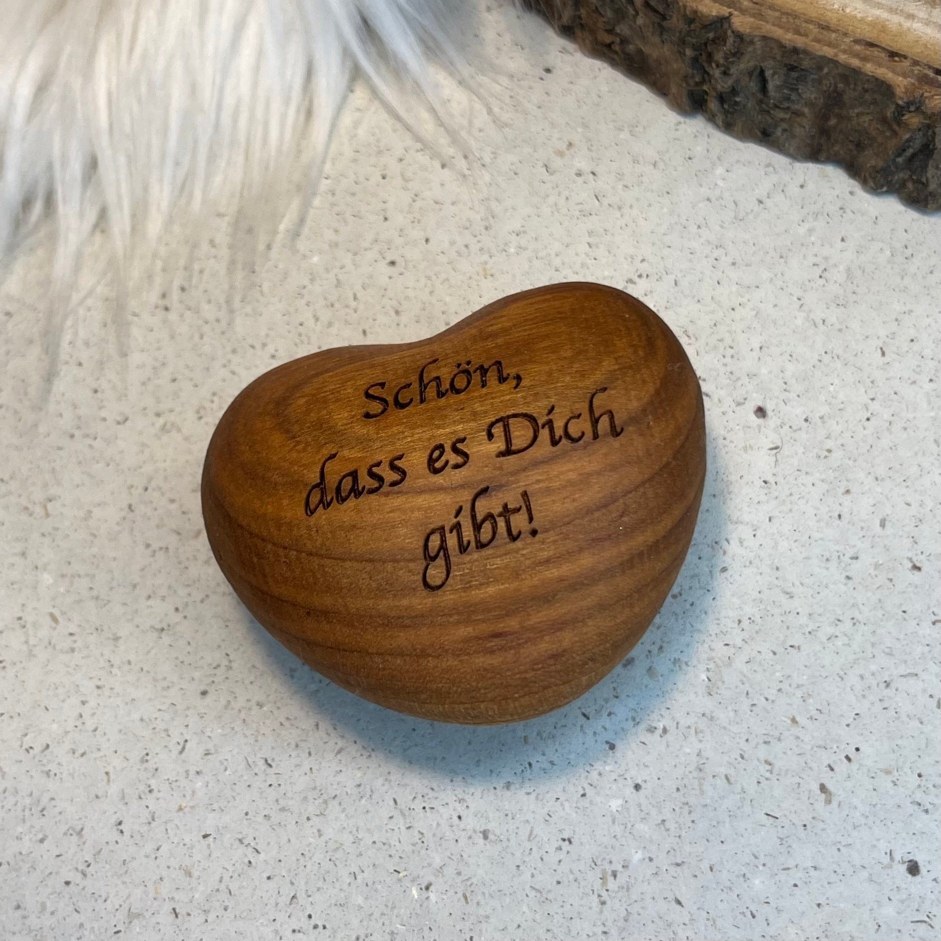 DwieDeko Holz Herz-Handschmeichler 'Schön, dass es dich gibt' – persönliches Geschenk