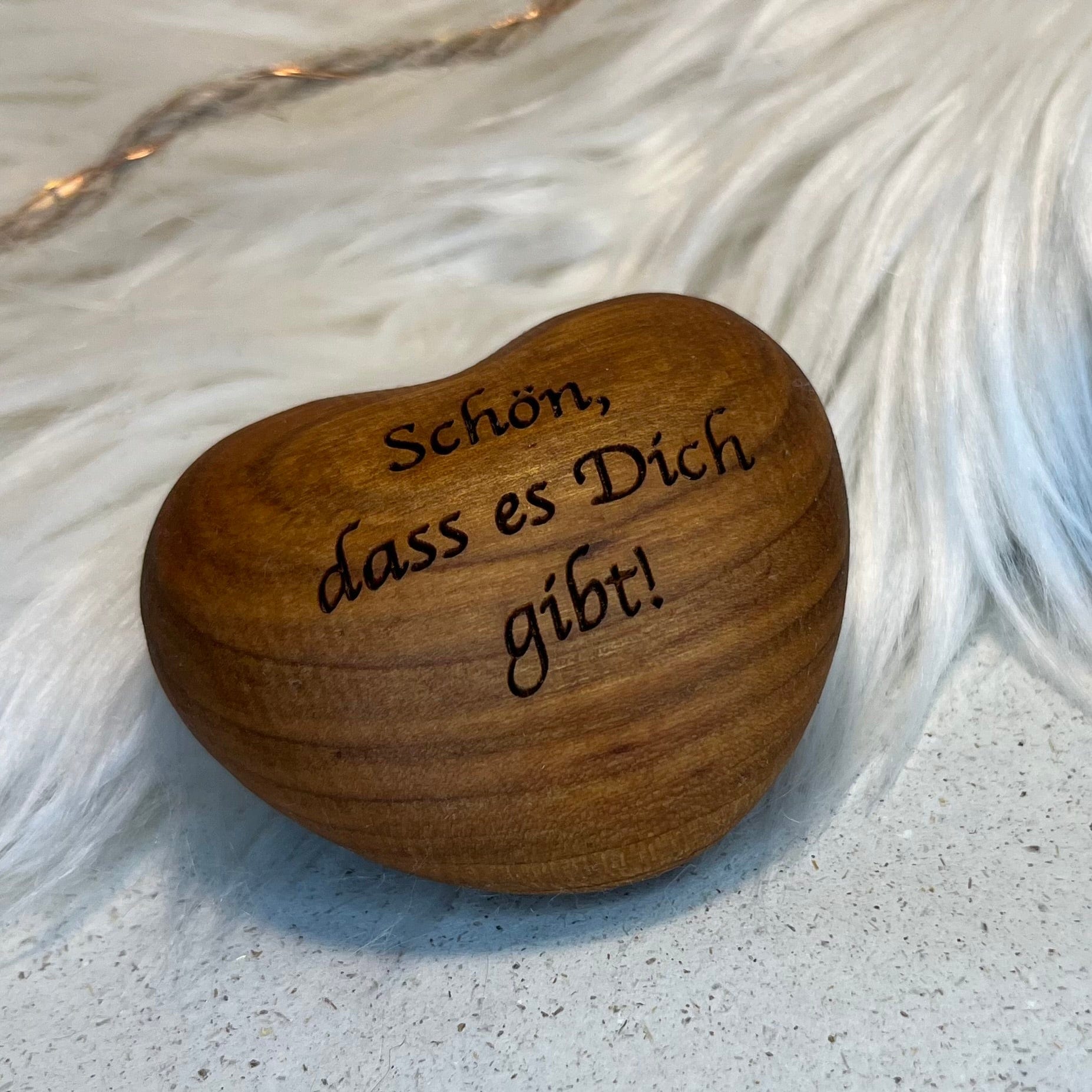 DwieDeko Holz Herz-Handschmeichler 'Schön, dass es dich gibt' – persönliches Geschenk