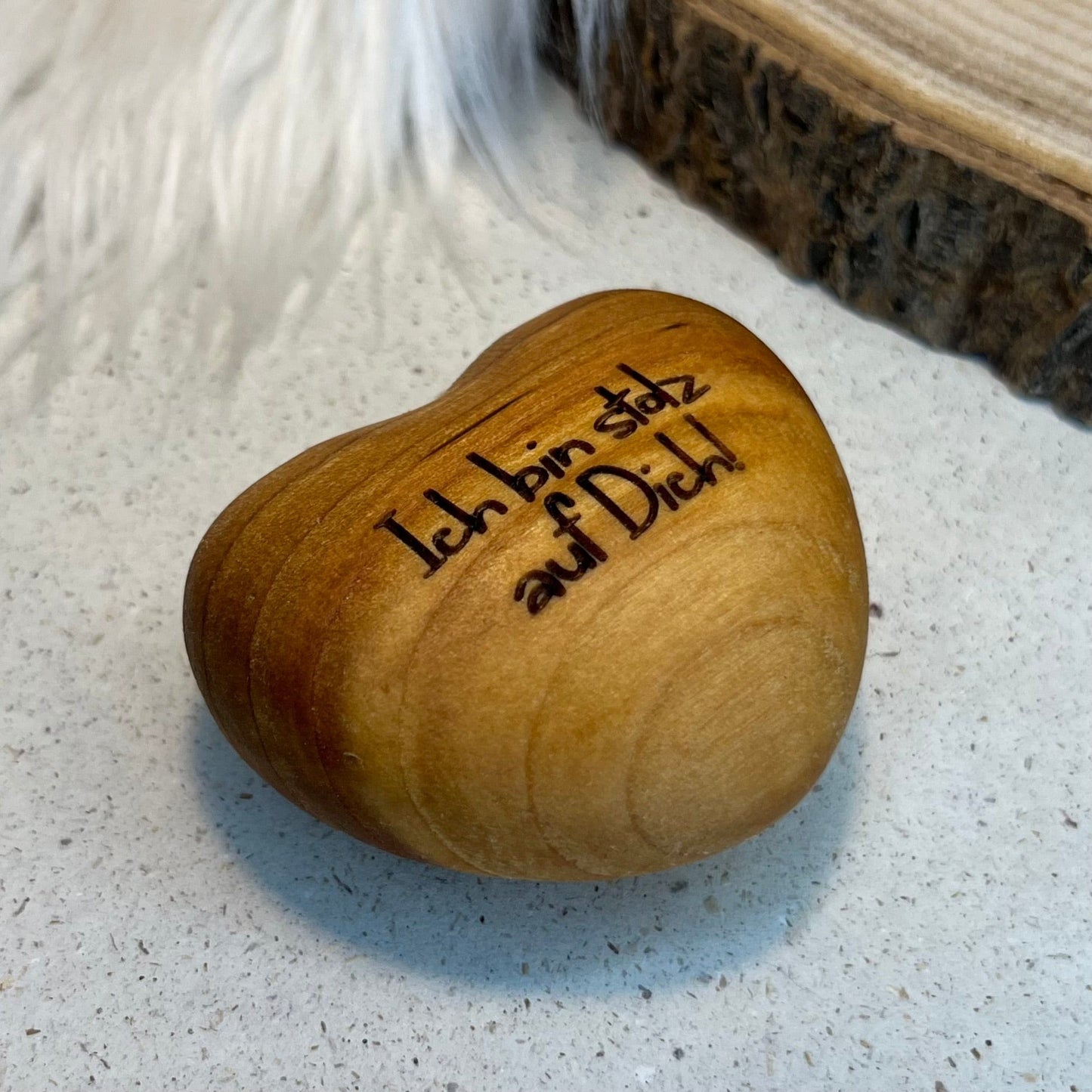 DwieDeko Holzherz 'Ich bin stolz auf dich' – Glücksbringer & Geschenk zur Prüfung - Abitur