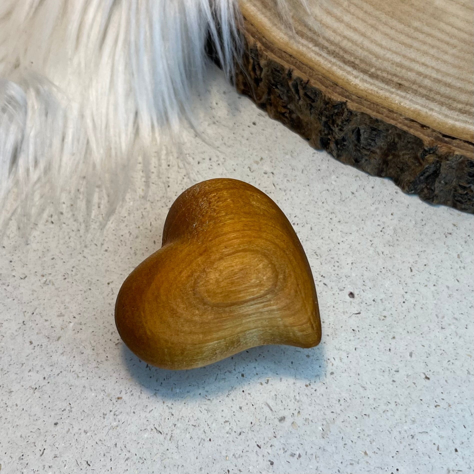 DwieDeko Kleiner Holz Glücksbringer – Natürliches Herz ohne Gravur - Mutmacher Geschenk für Männer und Frauen