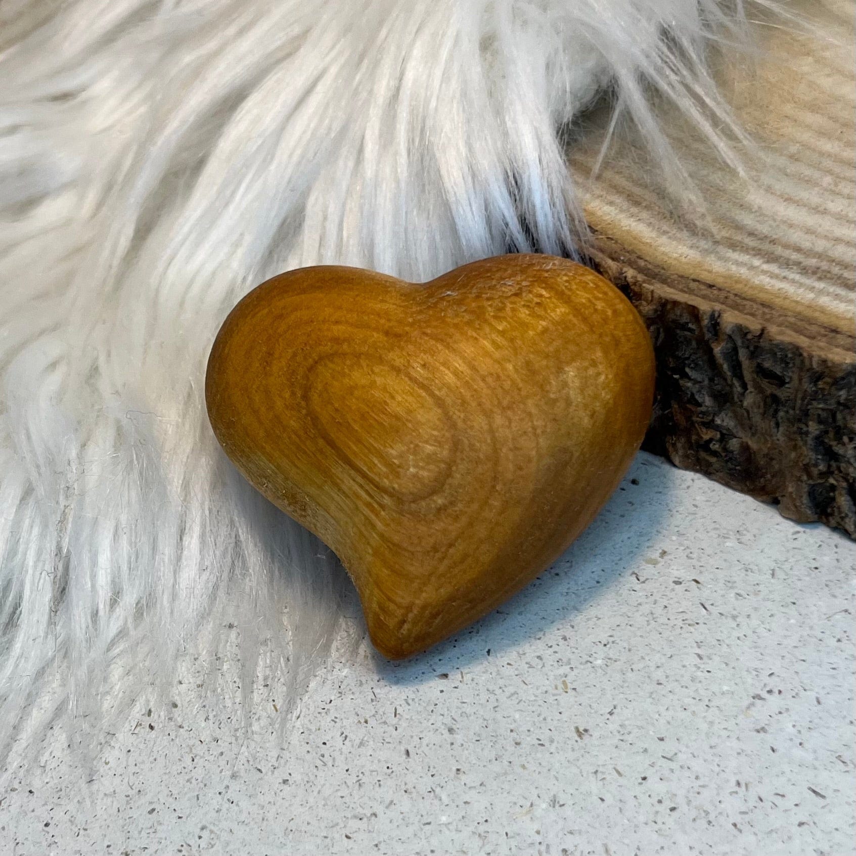 DwieDeko Kleiner Holz Glücksbringer – Natürliches Herz ohne Gravur - Mutmacher Geschenk für Männer und Frauen