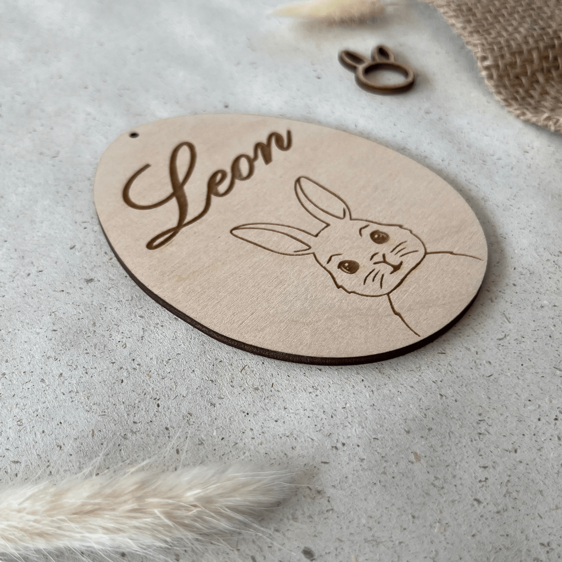DwieDeko Osterdekoration aus Holz personalisiert - Hase