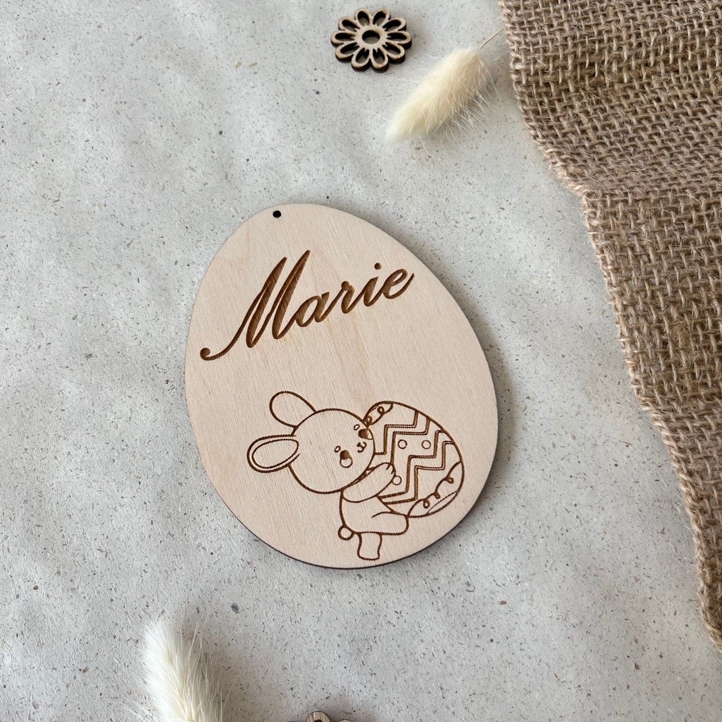DwieDeko Osterdekoration aus Holz personalisiert - Maus mit Osterei