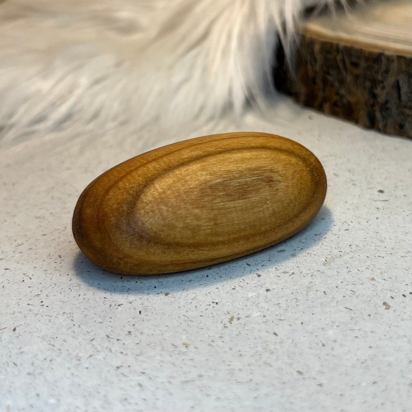 DwieDeko Ovaler Handschmeichler Herz Holz – Geschenk bei Stress oder Krankheit – ohne Gravur