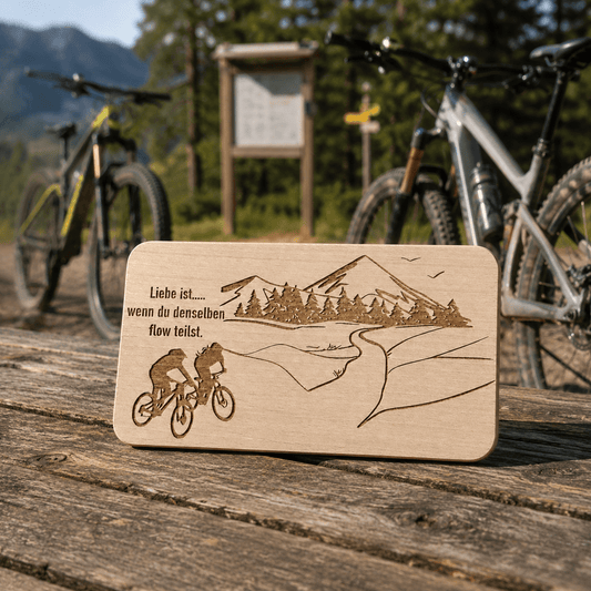 Frühstücksbrett aus Holz – Geschenk für Radfahrer - DwieDeko