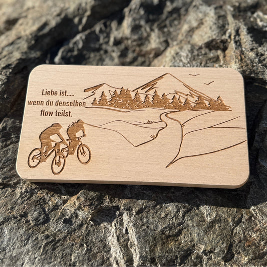 Frühstücksbrett aus Holz – Geschenk für Radfahrer - DwieDeko