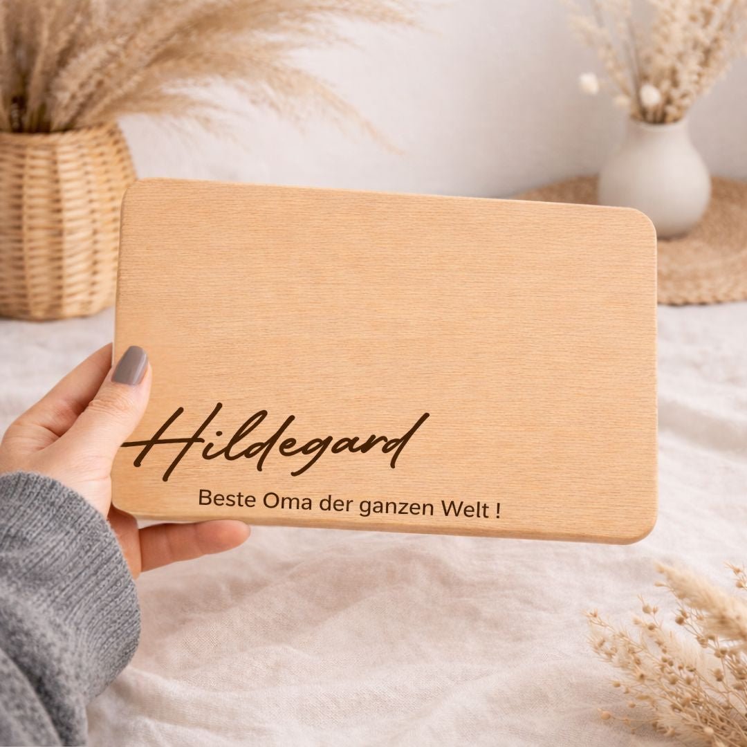 Frühstücksbrett mit Gravur – Geschenk für Oma personalisiert mit Namen – Beste Oma der Welt - DwieDeko