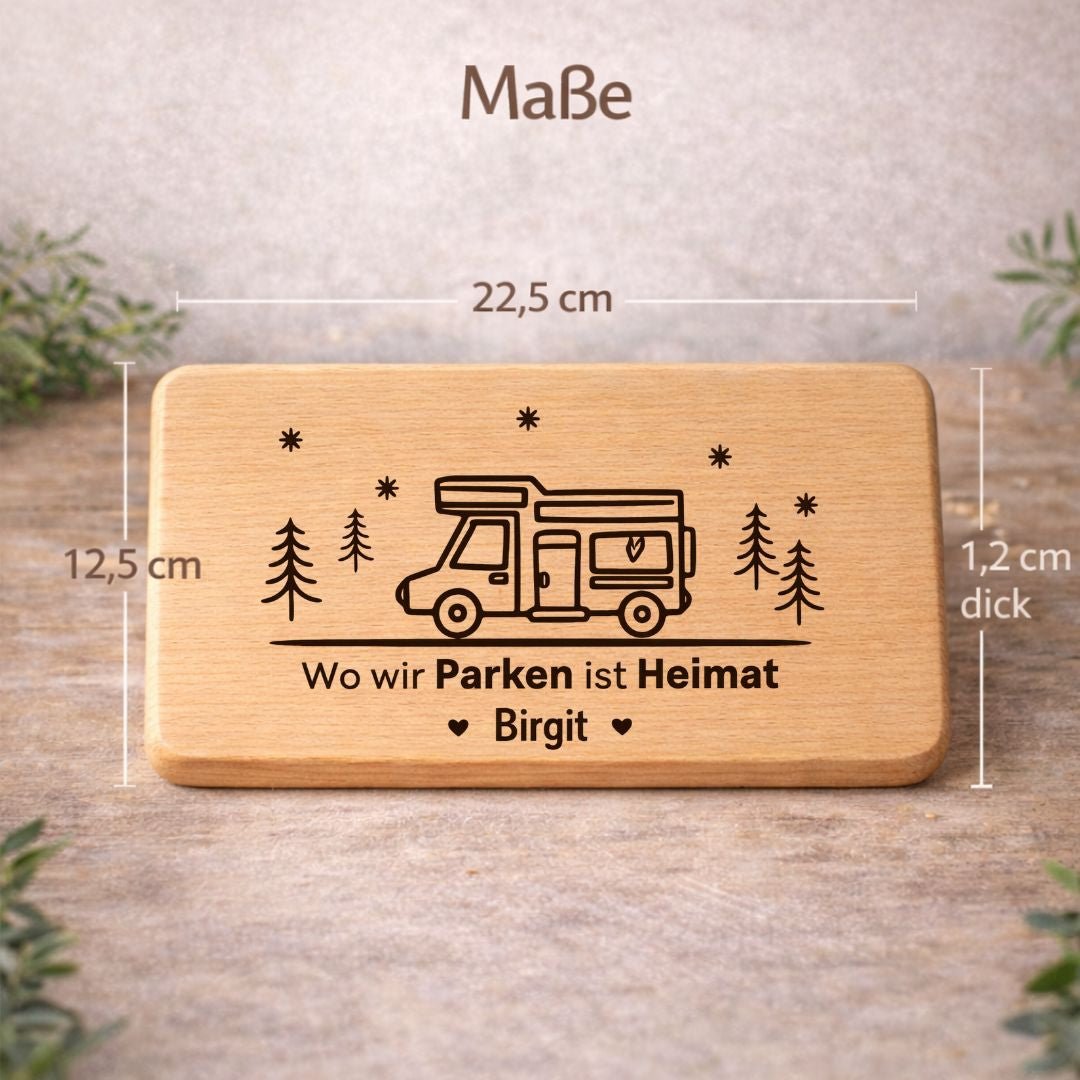 Frühstücksbrettchen "Wo wir parken ist Heimat" – Coole Geschenke für Camper & Wohnwagen - Fans - DwieDeko